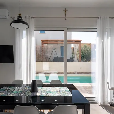 Con Piscina Vicino San Vito Lo Capo Villa