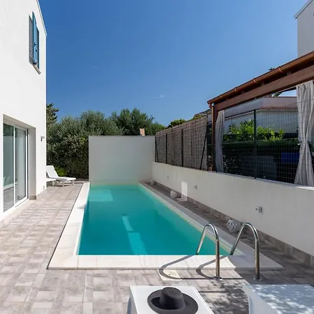 Con Piscina Vicino San Vito Lo Capo *